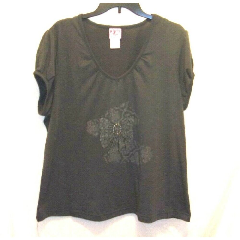City Hearts Gray Sequins Paisley Bow Graphic V-Neck Short Sleeve Top Woman 1X